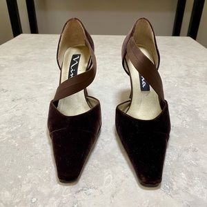 Brown Velvet and Satin Shoes - Size 6M